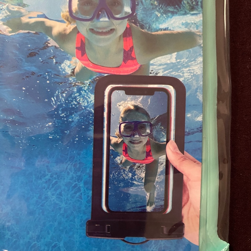 Water proof case - Picture 8 of 11